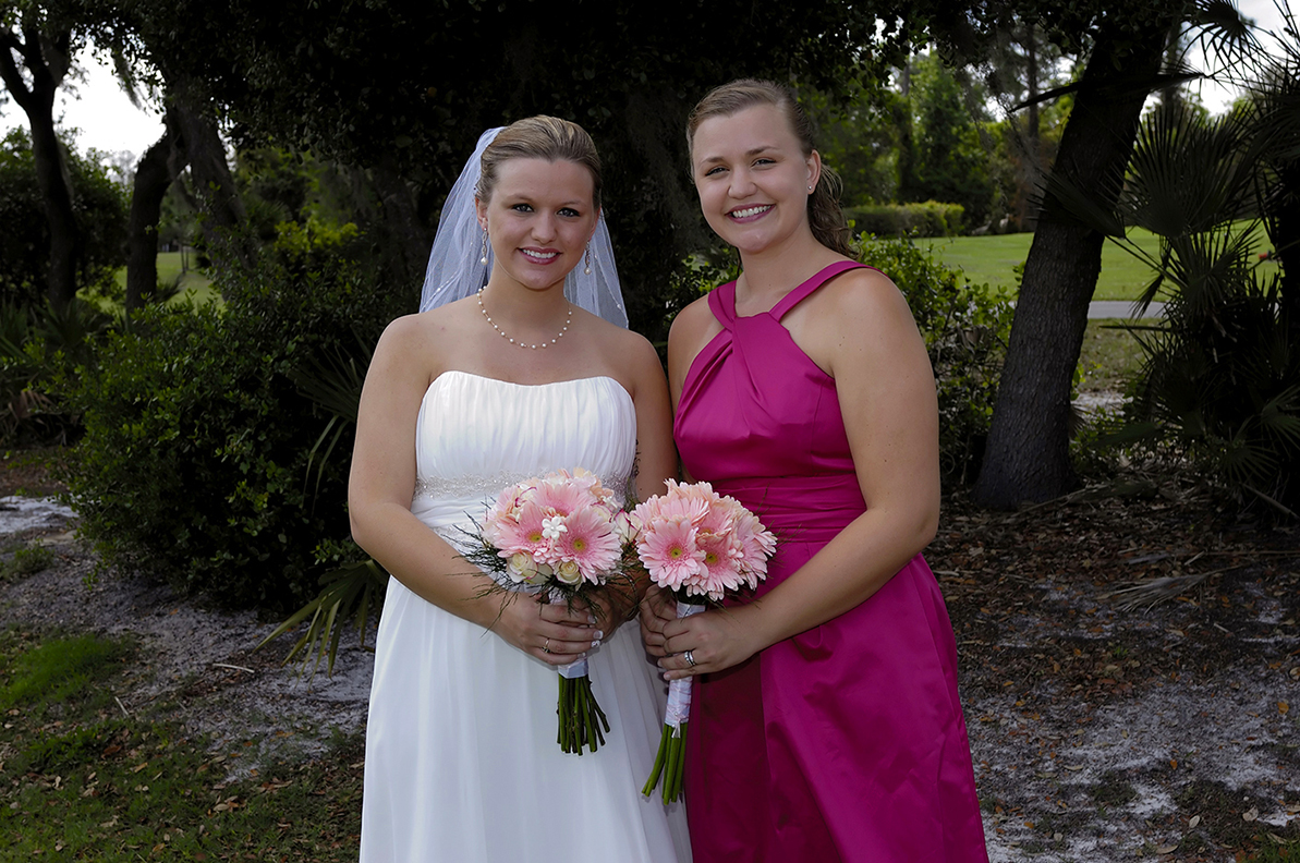 bride and sister portrait